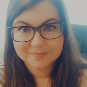 Meet Your Posher, Stefanie